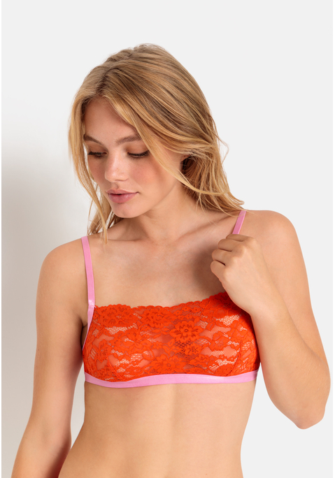 Bild: Bustier von LSCN by LASCANA: Bustier von LSCN by Lascana. Aus floraler Spitze. Mit glänzendem Bündchen. Verstellbare Träger für eine perfekte Passform. Trageangenehmes Material.