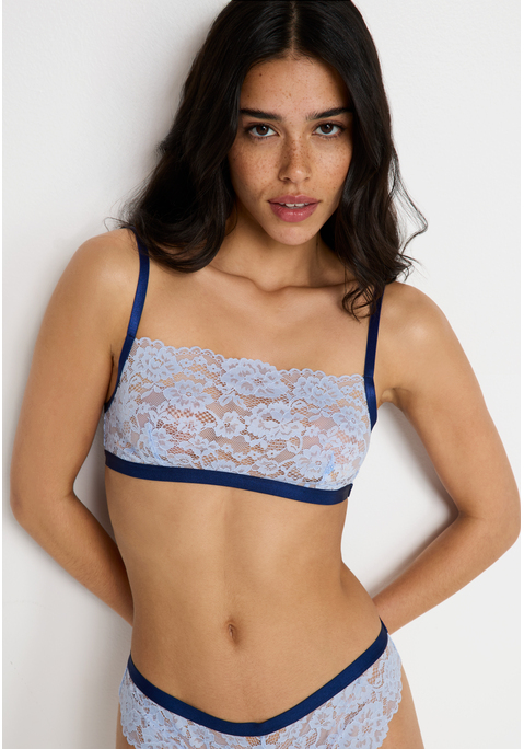 Bild: Bustier von LSCN by LASCANA: Bustier von LSCN by Lascana. Aus floraler Spitze. Mit glänzendem Bündchen. Verstellbare Träger für eine perfekte Passform. Trageangenehmes Material.