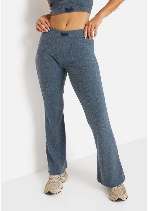 Bild: Jazzpants von LSCN by LASCANA: Unifarben melierte Jazzpants von LSCN by Lascana mit kleiner Logostickerei am Bündchen. Flared-Leg-Silhouette. Super kombinierbar zu vielen verschiedenen Oberteilen. Hochwertiger, weicher Feinstrick.