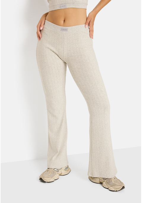Bild: Jazzpants von LSCN by LASCANA: Unifarben melierte Jazzpants von LSCN by Lascana mit kleiner Logostickerei am Bündchen. Flared-Leg-Silhouette. Super kombinierbar zu vielen verschiedenen Oberteilen. Hochwertiger, weicher Feinstrick.
