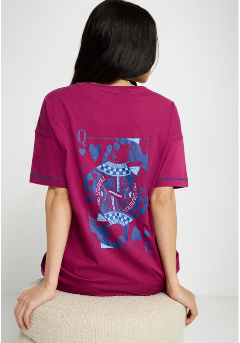 Bild: Nachthemd von LSCN by LASCANA: Lässig, soft & super cozy: Das Bigshirt von LSCN by Lascana ist wie gemacht für entspannte Me-Time-Momente. Mit seinem lockeren Schnitt, dem klassischen Rundhalsausschnitt und dem kleinen Frontprint bringt es charmante Leichtigkeit in deinen Schlaf- oder Loungewear-Look. Flatlocknähte an Ärmeln und Saum setzen feine Akzente und verleihen dem Shirt eine moderne Note. Die angenehm weiche Viskosemischung sorgt für ein herrlich softes Tragegefühl. Das ist perfekt für gemütliche Abende und erholsame Nächte. Genieße den Komfort – im Bigshirt von LSCN by Lascana.