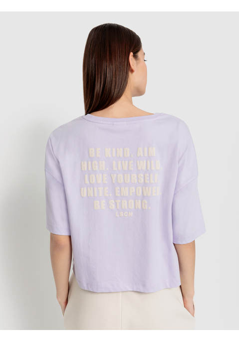 Bild: Oversize-Shirt von LSCN by LASCANA: Cropped-Boyfriendshirt von LSCN by Lascana. Flächiger Statementprint auf der Rückseite. Rundhalsausschnitt. Lässige Passform mit überschnittenen Schulternähten. Angenehmer Baumwolljersey.