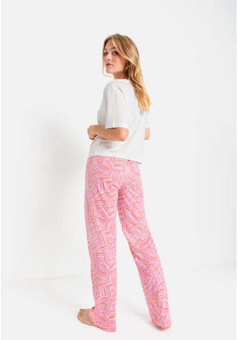 Bild: Pyjama von LSCN by LASCANA: Pyjama von LSCN by Lascana. Oberteil mit überschnittenen Schultern, Rundhalsausschnitt und kleinem Frontprint. Lange Hose mit Alloverprint und weitem Bein. Angenehme Baumwoll-Viskosequalität.