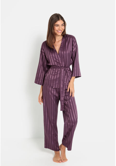 Bild: Pyjama von LSCN by LASCANA: Gestreifter Pyjama mit langer, weiter Hose. Oberteil im Kimono-Sil mit weiten 3/4 Ärmeln und losem Bindegürtel. Aus 97% Polyester, 3% Elasthan.