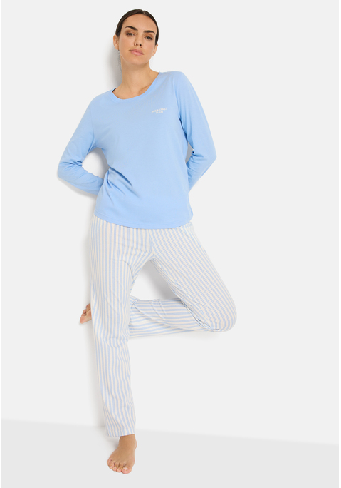 Bild: Schlafanzug von LSCN by LASCANA: Schlafanzug von LSCN by LASCANA mit Front- und Back-Print. Hose mit Streifenmuster. Eingesetzte Ärmel. Langarm. Rundhals mit Blende. Eingrifftaschen. Single Jersey aus Baumwolle. Abgesteppter Rumpf- und Ärmelabschluss. Loose Fit.