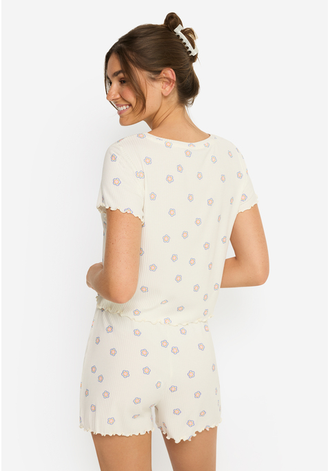 Bild: Shorty von LSCN by LASCANA: Stylischer Shorty von LSCN by Lascana. Crop-Top mit verstellbaren Spaghettiträgern und süßer Häkelkante am Ausschnitt. Mit Unterbrustnaht und gewelltem Babylock-Saum-Abschluss. Kurze Hose mit elastischem Gummibund und Babylock-Abschlüssen am Bein. Perfekt zum Relaxen und Schlafen. Angenehme Rippware aus einem Viskosemix.