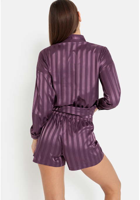 Bild: Shorty von LSCN by LASCANA: Gestreifter Pyjama in modisch weitem Schnitt. Satin in leichter Stretch-Qualität aus 7% Polyester, 3% Elasthan.