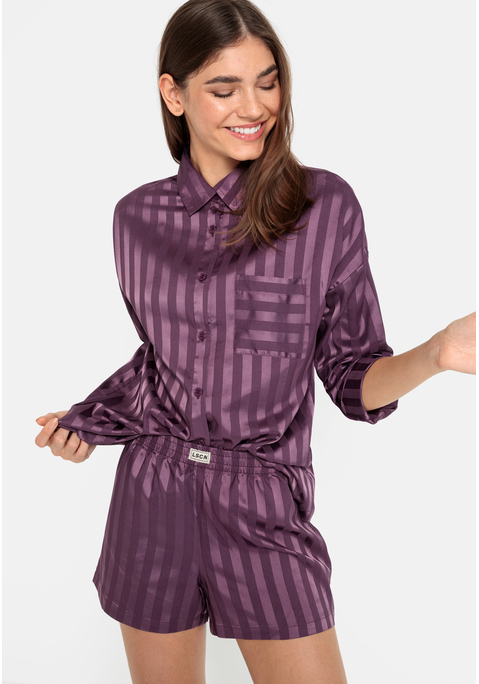 Bild: Shorty von LSCN by LASCANA: Gestreifter Pyjama in modisch weitem Schnitt. Satin in leichter Stretch-Qualität aus 7% Polyester, 3% Elasthan.