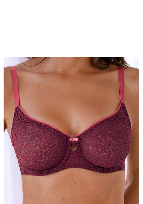 Bild: Minimizer-BH von Nuance by Lascana: Der Minimizer BH (ohne Wattierung) von Nuance mit Bügel ist aus leicht transparenter Spitze gefertigt, welche für ein sanftes Gefühl auf der Haut mit einem weichen Netzmaterial unterlegt ist. Schöne Zierschleife mit Anhänger in der vorderen Mitte. Träger und Rückenverschluss sind verstellbar. Sexy Dessous. Spitzen-Dessous. Romantische Dessous. Verspielte Dessous. Aus 91% Polyamid, 9% Elasthan.