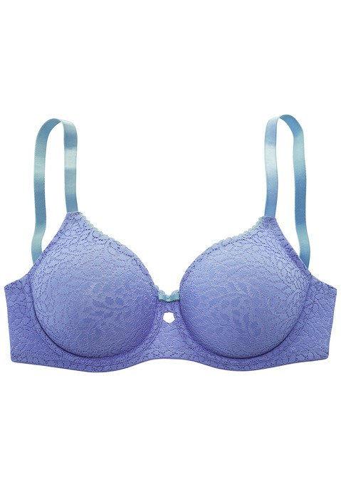 Bild: Minimizer-BH von Nuance by Lascana: Der Minimizer BH (ohne Wattierung) von Nuance mit Bügel ist aus leicht transparenter Spitze gefertigt, welche für ein sanftes Gefühl auf der Haut mit einem weichen Netzmaterial unterlegt ist. Schöne Zierschleife mit Anhänger in der vorderen Mitte. Träger und Rückenverschluss sind verstellbar. Sexy Dessous. Spitzen-Dessous. Romantische Dessous. Verspielte Dessous. Aus 91% Polyamid, 9% Elasthan.