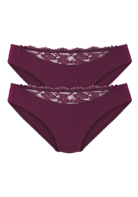 Bild: Slip von Nuance by Lascana: Nuance: Slip im 2er-Pack. Vorn mit kleinem Spitzeneinsatz, hinten aus blickdichtem Microtouch-Material. Mit Baumwollzwickel. Aus 85% Polyamid, 15% Elasthan.