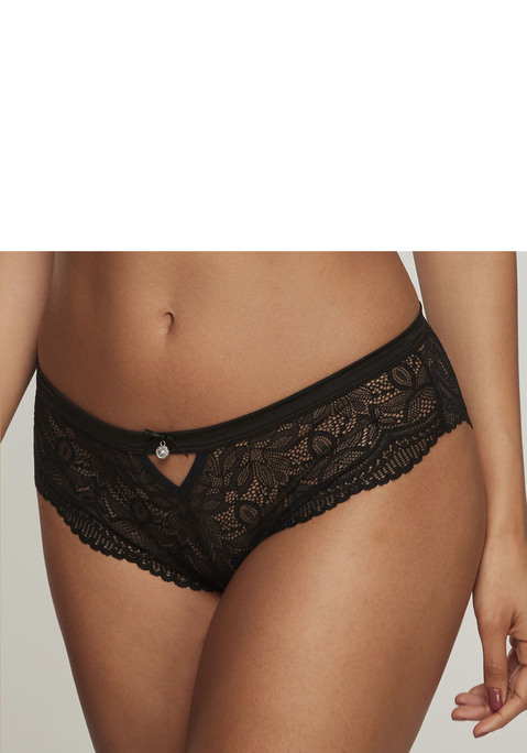 Bild: Panty von Nuance: Feminine Panty mit elastischem Bund. Mit feinem Cut-Out und Glitzeraccessoire. Rundherum aus feiner, floraler Spitze. Mit eingearbeitetem Baumwollzwickel. Mit passenden BH's aus der gleichen Serie erhältlich. Obermaterial: 85% Polyamid, 15% Elasthan.