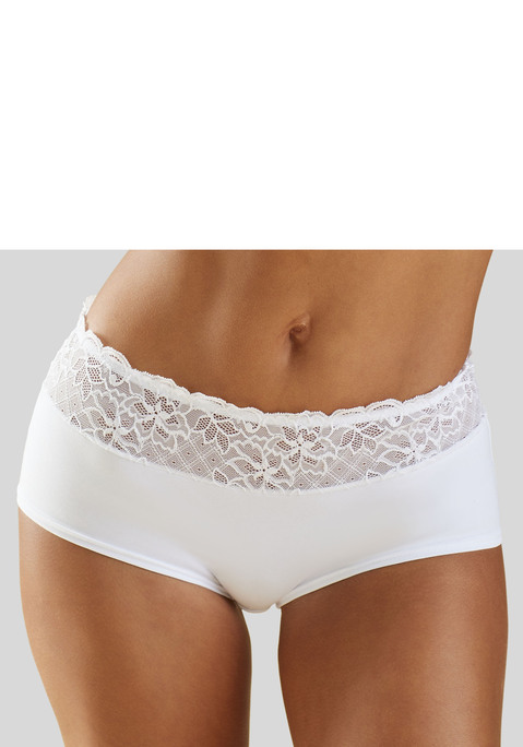 Bild: Panty von Nuance: Feminine Panty in abdeckender Schnittform. Aus angenehm weicher Baumwollmischung. Mit breitem Bund aus floraler Spitze. Passende BH's aus der gleichen Serie erhältlich. Mit eingearbeitetem Baumwollzwickel. Obermaterial: 85% Baumwolle, 10% Polyamid, 5% Elasthan.