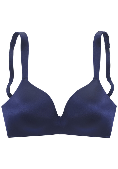 Bild: Schalen-BH von Nuance: Basic Soft-BH (ohne Bügel) mit nahtlos vorgeformten, leicht wattierten Cups. Seitlich im Cup ist ein weiches Stäbchen eingearbeitet - für einen angenehmen Sitz und optimalen Halt. Leicht wattierte und hinten über Kreuz tragbare Träger für einen optimalen Komfort. Individuell verstellbare Träger und Rückenverschluss. Mit Liebe & Leidenschaft in Hamburg kreiert. Obermaterial: 54% Polyamid, 26% Elasthan, 20% Polyester.