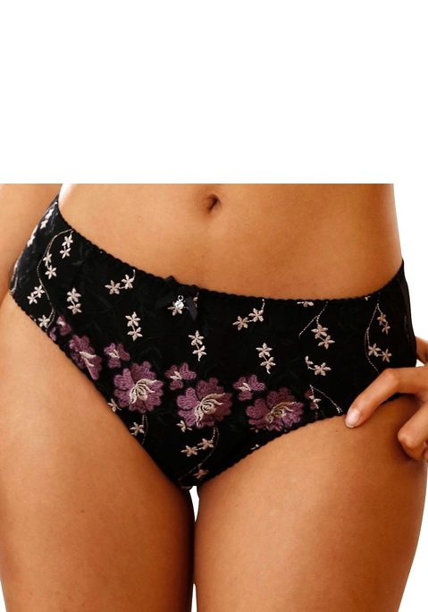 Bild: Slip von Nuance: NUANCE: Slip vorne aus 3-farbiger Stickereispitze oder in uni weiß. Hinten aus blickdichtem Microtouchmaterial. Mit Baumwollzwickel für einen bequemen Tragekomfort. Aus 80% Polyamid, 10% Viskose, 10% Elasthan.