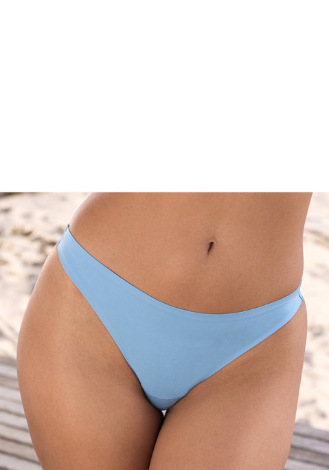 Bild: String von Nuance: Basic String mit extraflachen, geklebten Kanten. Mit hohen Beinausschnitten. Nahezu unsichtbar unter eng anliegender Kleidung. Mit eingearbeitetem Baumwollzwickel. Passende BHs aus der gleichen Serie erhältlich. Aus 67% Polyamid, 33% Elasthan.