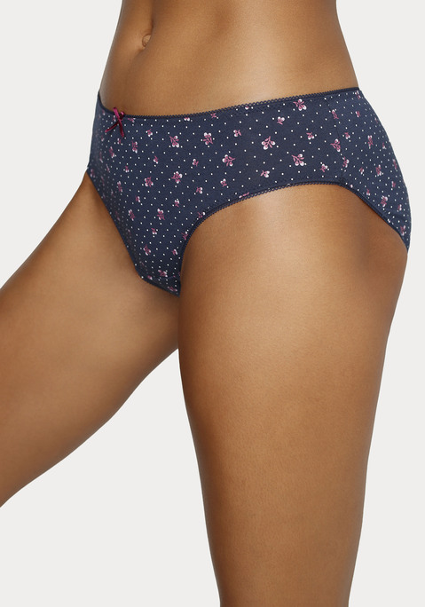 Bild: Jazz-Pants Slips von petite fleur by Lascana: Im praktischen 6er-Pack: Jazzpants von Petite Fleur in unifarbener Ausführung und mit Allover-Blümchenprint. Kleine Häkelkante inklusive Zierschleife in der Mitte. Viel Komfort durch bequeme Leibhöhe und weiche, elastische Baumwollqualität.