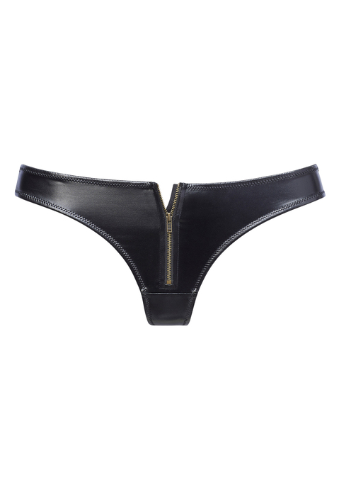 Bild: String von petite fleur gold by Lascana: Verführerischer String mit aufregendem Reißverschluss vorn. Rundherum aus weichem Material in Lederoptik. Passende Bralette oder Corsage aus der gleichen Serie erhältlich. Mit eingearbeitetem Baumwollzwickel. Mit Liebe & Leidenschaft in Hamburg kreiert. Aus 95% Polyester, 5% Elasthan.