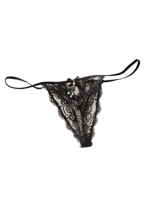 Bild: String von petite fleur gold by Lascana: PETITE FLEUR GOLD. String aus schöner Jacquardspitze mit sexy Bändchen. Glitzeraccessoire in der vorderen Mitte. Aus 90% Polyamid, 10% Elasthan.