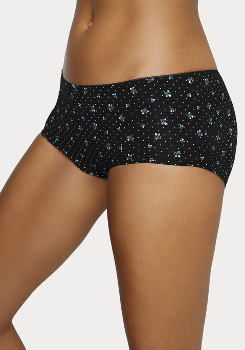 Bild: Hipster von petite fleur: Hübsche Hipster von Petite Fleur im praktischen 6er-Pack. Mit niedlichem Blumendruck und in unifarben. Kleine Häkelkante am Bund und Zierschleife mittig. Weiche, elastische Baumwollqualität.