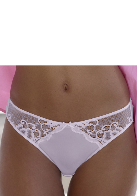 Bild: Slip von petite fleur: Femininer Slip im attraktiven 3er-Pack. Gefertigt aus weichem Microtouch-Material und feiner, floraler Spitze. Mit feiner Zierschleife in der vorderen Mitte. Mit eingearbeitetem Baumwollzwickel. Passender BH aus der gleichen Serie, um dein Wäsche-Set zu vervollständigen. Aus 88% Polyamid, 12% Elasthan.