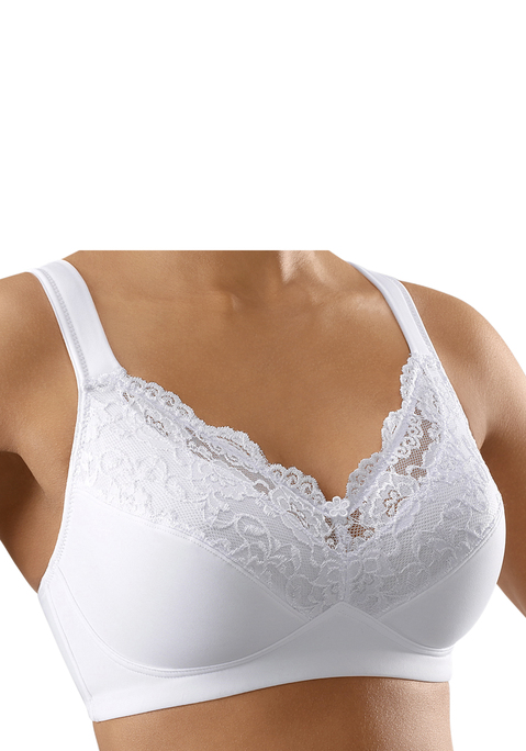 Bild: Soft-BH von petite fleur: Obercup mit Glänzender Stickereispitze, teilweise transparent. Breitere, gefütterte Komfortträger. Cups mit Baumwolle gefüttert. Träger- und Rückenverschluss verstellbar.  Der BH ist aus 60% Polyamid, 29% Baumwolle, 11% Elasthan. BHs sind nicht trocknergeeignet, da die Versteller und Ringe durch die Hitze beschädigt werden und brechen.