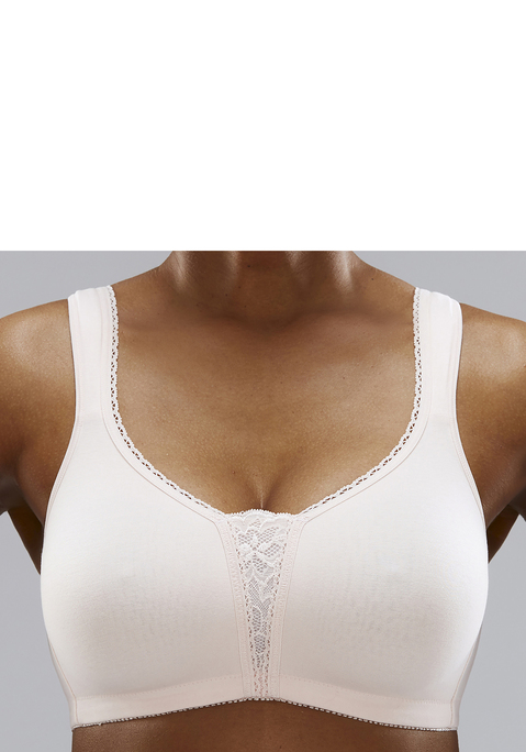 Bild: Soft-BH von petite fleur: Ohne Bügel. Mit nahtlos vorgeformten, leicht wattierten Material. Breite, gefütterte Träger für einen guten Halt. Schöner Spitzeneinsatz in der vorderen Mitte. Träger und Rückenverschluss verstellbar. Der BH ist aus 90% Baumwolle, 5% Polyamid, 5% Elasthan. BHs sind nicht trocknergeeignet, da die Versteller und Ringe durch die Hitze beschädigt werden und brechen.