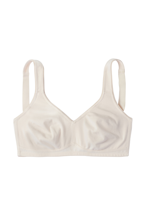 Bild: Soft-BH von petite fleur: Toller Basic BH ohne Bügel von Petite Fleur im Doppelpack. Die nahtlos vorgeformten, unwattierten Cups schmiegen sich sanft an und sind ideal für eng anliegende Kleidung, da sich nichts abzeichnet. Die breiteren Träger geben verlässlichen Halt und verhindern ein unangenehmes Einschneiden auf den Schultern. Mit steigender Größe ist die Passform auf die jeweiligen besonderen Bedürfnisse abgestimmt, d.h. pro Größe wachsen auch die Rückteile und Verschlussbreiten mit. Für hohen Tragekomfort sorgen breitere Elastikbänder entlang der Kanten, die dank hochelastischer Nähte nicht einschneiden. Träger und Rückenverschluss sind verstellbar.  Aus 95% Baumwolle, 5% Elasthan. <br/><br/> BHs sind nicht trocknergeeignet, da die Versteller und Ringe durch die Hitze beschädigt werden und brechen.