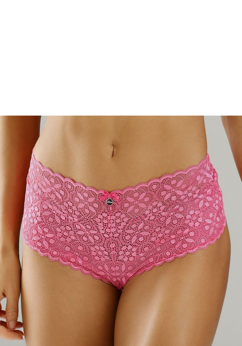 Bild: High-Waist-Slip von s.Oliver: Modische High-Waist-Panty aus softer, elastischer Spitze. Zierschleife und Metall Label in der vorderen Mitte. Leichte V-Form für optisch gestreckte Beine. Passende BH's aus der gleichen Serie erhältlich. Mit eingearbeitetem Baumwollzwickel. Obermaterial: 90% Polyamid, 10% Elasthan.