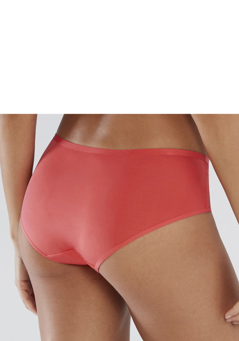 Bild: Hipster von s.Oliver: Klassischer Hipster in abdeckender Schnittform. Rundherum aus einem angenehmen Stretch Material. Modische Einsätze aus Mesh an beiden Seiten. Mit eingearbeitetem Baumwollzwickel. Mit passenden BH's aus der gleichen Serie erhältlich. Obermaterial: 74% Polyamid, 26% Elasthan.