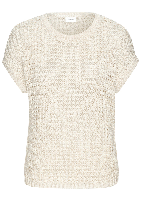 Bild: Kurzarmpullover von s.Oliver: Unfarbener Kurzarmpullover von s.Oliver mit weitem Rundhalsausschnitt und feinen Rippbündchen an Hals und Saum. Gerade, hüftlange Passform. Leicht transparent und sommerlich – ideal für Strandtage, Festivals oder den City-Look. Figurumschmeichelnd und bequem. Schön zu Jeans und lässigen Sommerhosen. Weiche Qualität.