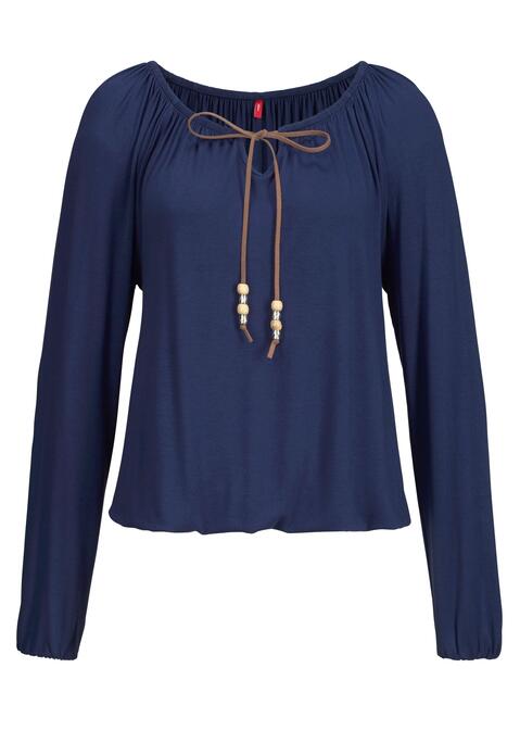 Bild: Langarmshirt von s.Oliver: Langes Kunstlederband mit Zierperlen am Ausschnitt. Gummizüge an Ärmeln und Saum. Länge ca. 64 cm. Aus 95% Viskose und 5% Elasthan.