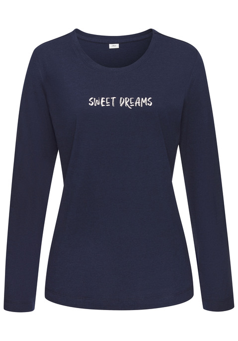 Bild: Longsleeve von s.Oliver: Komfortables Longsleeve von s.Oliver mit charmantem Print auf der Vorderseite. Die Passform ist bequem und ideal für entspannte Nächte. Hergestellt aus einer angenehmen Baumwoll-Viskose-Qualität.