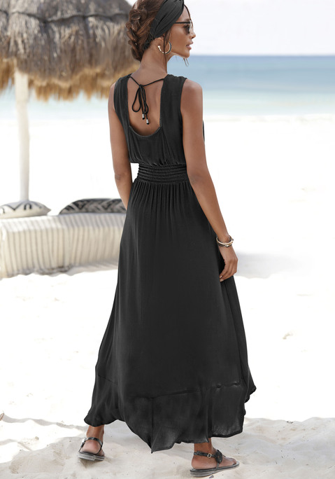 Bild: Maxikleid von s.Oliver: Maxikleid von S.Oliver mit dezenter Spitzenkante am Ausschnitt. Bindeband im Nacken und bequemer Smokeinsatz in der Taille. Für warme Sommertage. Aus gekrepptem Material.