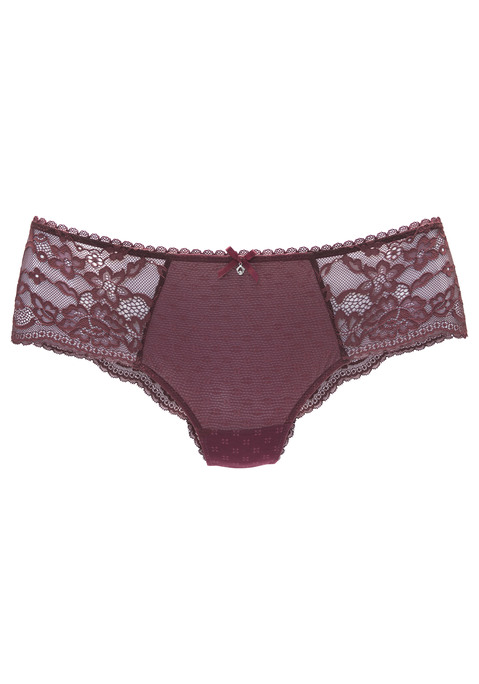 Bild: Panty von s.Oliver: Feminine Panty in abdeckender Schnittform. Aus zarter Jacquardspitze und feinem Soft-Mesh. Mit feiner Zierschleife und edlem Glitzeraccessoire. Mit eingearbeitetem Baumwollzwickel. Passende BHs aus der gleichen Serie erhältlich. Aus 87% Polyamid, 13% Elasthan.
