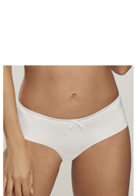 Bild: Panty von s.Oliver: Feminine Panty mit hübscher Spitzenborte als feinen Bund.  Nahtlose Verarbeitung an den Beinausschnitten - nichts zeichnet sich ab. Aus weichem Microtouch-Material. Mit eingearbeitetem Baumwollzwickel. Passende BHs aus der gleichen Serie erhältlich. Obermaterial: 65% Polyamid, 35% Elasthan.