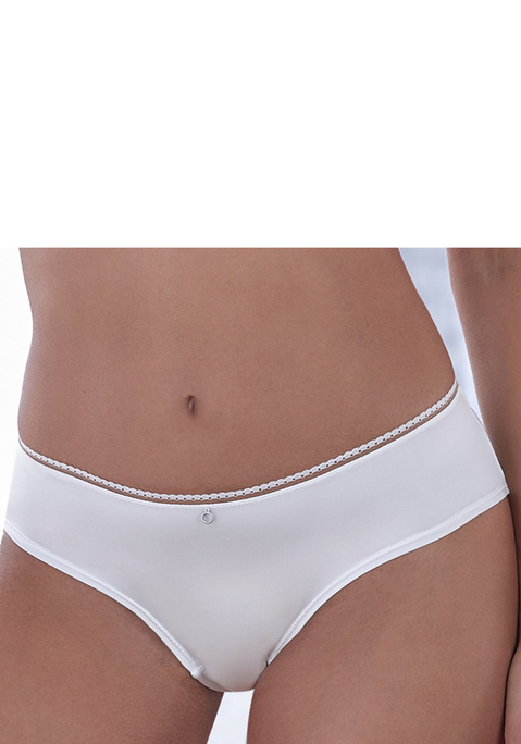 Bild: Panty von s.Oliver: Basic Panty mit dezentem Ringdetail vorne mittig. Rundherum aus anschmiegsamem Microtouch-Material. In abdeckender Schnittform. Mit eingearbeitetem Baumwollzwickel. Passender BH aus der gleichen Serie erhältlich. Aus 85% Polyamid, 15% Elasthan.