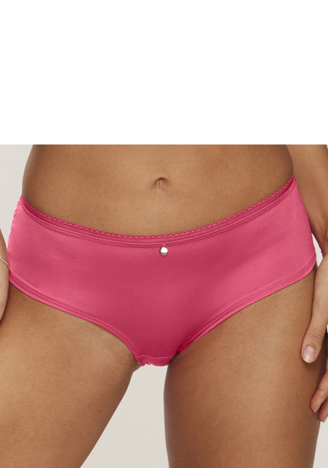 Bild: Panty von s.Oliver: Feminine Panty in klassischer Schnittform. Aus feiner Spitze und weichem Microtouch-Material. Mit zartem Accessoire in der vorderem Mitte. Mit eingearbeitetem Baumwollzwickel. Passende BHs aus der gleichen Serie erhältlich. Obermaterial: 81% Polyamid, 19% Elasthan.