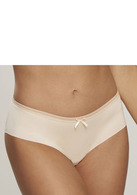 Bild: Panty von s.Oliver: Feminine Panty mit hübscher Spitzenborte als feinen Bund.  Nahtlose Verarbeitung an den Beinausschnitten - nichts zeichnet sich ab. Aus weichem Microtouch-Material. Mit eingearbeitetem Baumwollzwickel. Passende BHs aus der gleichen Serie erhältlich. Obermaterial: 65% Polyamid, 35% Elasthan.