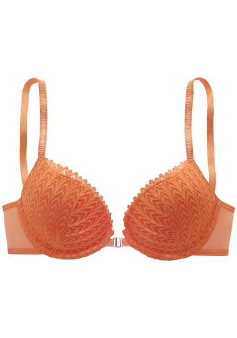 Bild: Push-up-BH von s.Oliver: Femininer Push-up-BH mit Formbügel und herausnehmbaren Kissen. Cups aus floraler Spitze und dezent transparentes Soft Mesh an den Seiten. Praktischer Vorderverschluss vorn für ein angenehmes an- und ausziehen. Mit individuell verstellbaren Trägern. Passende Unterteile aus der gleichen Serie erhältlich. Sexy Dessous. Spitzen-Dessous. Romantische Dessous. Verspielte Dessous. Obermaterial: 60% Polyamid, 35% Polyester, 5% Elasthan.