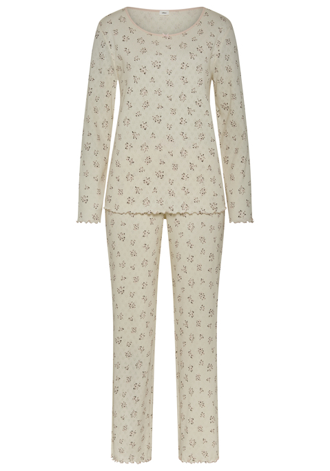 Bild: Pyjama von s.Oliver: Süßer Pyjama von s.Oliver mit Alloverprint. Rundhalsausschnitt eingefasst und mit kleiner Zierschleife. Elastischer Hosenbund mit Zierschleife. Für traumhafte Nächte und entspannte Stunden zu Hause. Ajour-Strick aus Baumwolle.