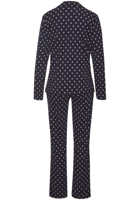 Bild: Pyjama von s.Oliver: Klassisch geschnittener Pyjama von s.Oliver mit Print. Langarmshirt mit Reverskragen, Knopfleiste und Brusttasche. Hose mit elastischem Tunnelzugbund und Eingrifftaschen. Angenehm zu tragender Single-Jersey.