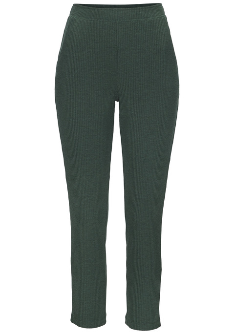 Bild: Pyjamahose von s.Oliver: Modische Pyjamahose von s.Oliver in schmaler Form. Mit Gummizugbund für idealen Komfort. Praktische Eingrifftaschen inklusive. Weiche Rippqualität aus elastischer Viskose.