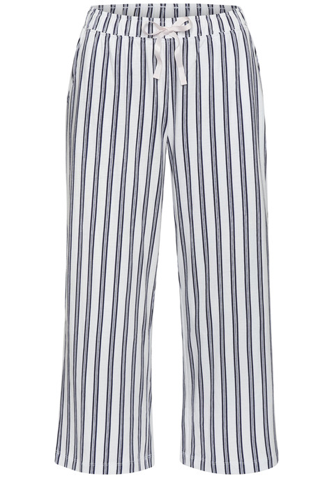 Bild: Pyjamahose von s.Oliver: Allover gemusterte Culotte-Schlafhose von s.Oliver. Mit elastischem Tunnelzugbund. Seitliche Eingrifftaschen. Trageangenehme Baumwoll-Viskose-Mischung.
