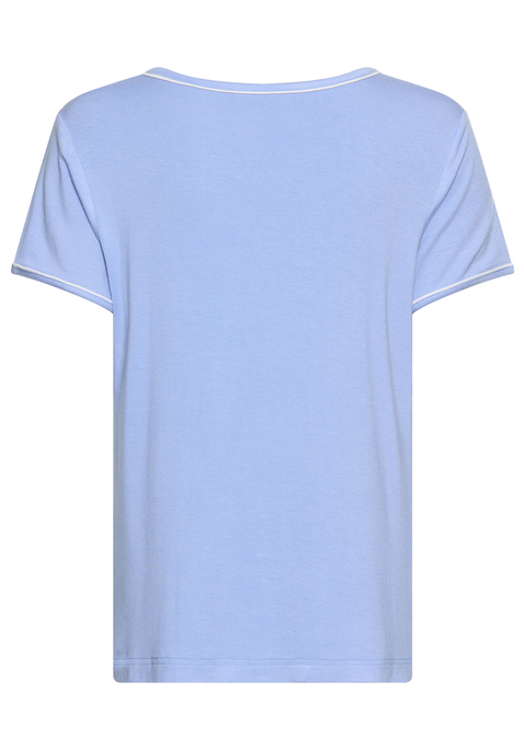 Bild: Pyjamaoberteil von s.Oliver: Bequemes Pyjamashirt von s.Oliver mit kurzen Ärmeln und kontrastierender Paspel am V-Ausschnitt. Schöne Markenlogo-Stickerei auf der linken Brust. Komfortable Single-Jersey-Qualität aus reiner Viskose.