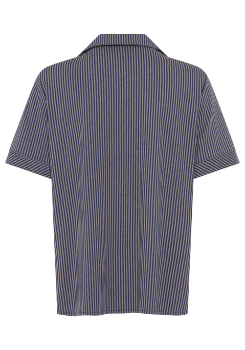 Bild: Pyjamaoberteil von s.Oliver: Klassisches kurzärmeliges Pyjamaoberteil von s.Oliver. Mit Reverskragen, Knopfleiste und aufgesetzter Brusttasche. Weiche Single-Jersey-Qualität aus 50% Baumwolle, 50% Viskose.