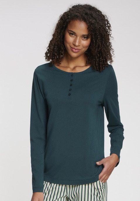 Bild: Pyjamaoberteil von s.Oliver: Komfortables unifarbenes Longsleeve von s.Oliver mit kurzer Knopfleiste als Zierde. Rundhalsausschnitt. Passt bequem, ideal für Nachtbekleidung. Weicher Single-Jersey aus Baumwollmischung für ein angenehmes Tragegefühl.
