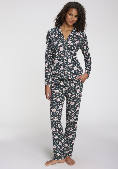 Bild: Pyjamaoberteil von s.Oliver: Mit tollem Alloverprint: klassisches Pyjamaoberteil von s.Oliver. Mit aufgesetzter Brusttasche und durchgehender Knopfleiste. Behaglicher Materialmix aus Baumwolle und Viskose. Single-Jersey: angenehm leicht auf der Haut.