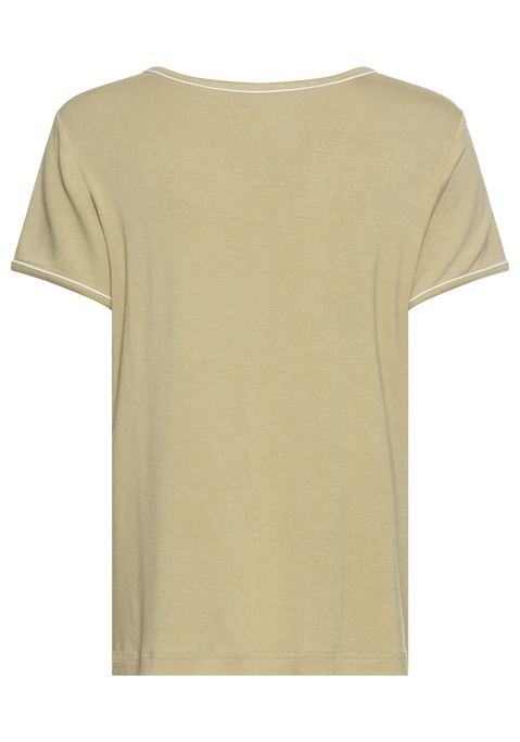 Bild: Pyjamaoberteil von s.Oliver: Bequemes Pyjamashirt von s.Oliver mit kurzen Ärmeln und kontrastierender Paspel am V-Ausschnitt. Schöne Markenlogo-Stickerei auf der linken Brust. Komfortable Single-Jersey-Qualität aus reiner Viskose.