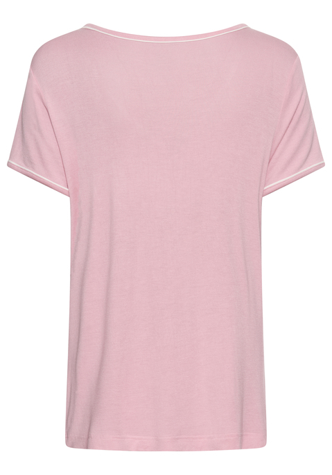 Bild: Pyjamaoberteil von s.Oliver: Bequemes Pyjamashirt von s.Oliver mit kurzen Ärmeln und kontrastierender Paspel am V-Ausschnitt. Schöne Markenlogo-Stickerei auf der linken Brust. Komfortable Single-Jersey-Qualität aus reiner Viskose.